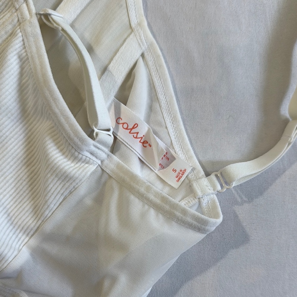 Colsie Ivory Ribbed Crop Top - Picture 3 of 4